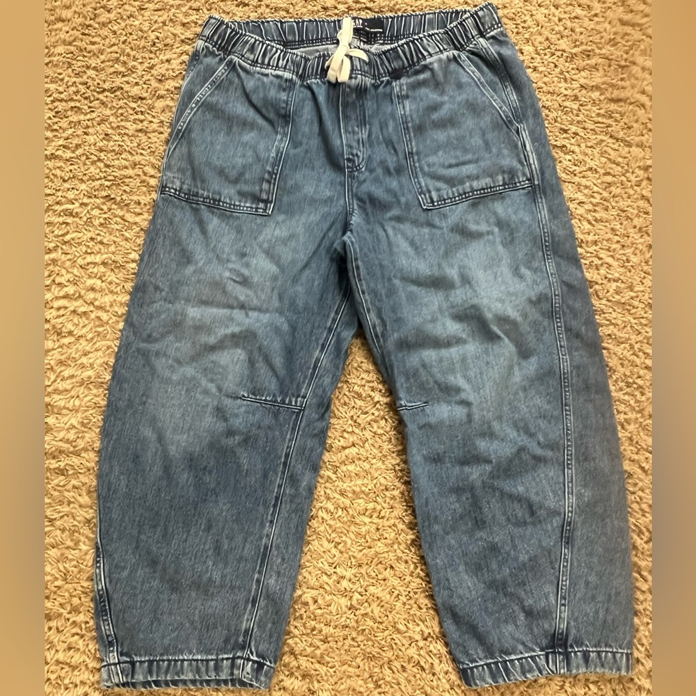GAP Mid Rise SuperSoft Pull-On Barrel Jeans Cropped sz XL Medium Wash 16